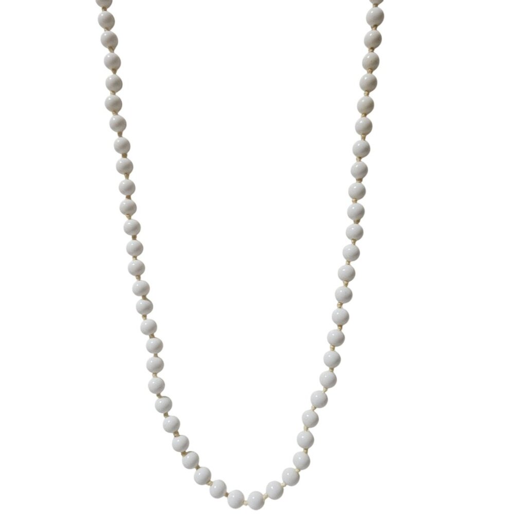 Vintage Trifari White Bead Necklace Elegant Classic Minimalist Fashion Jewelry